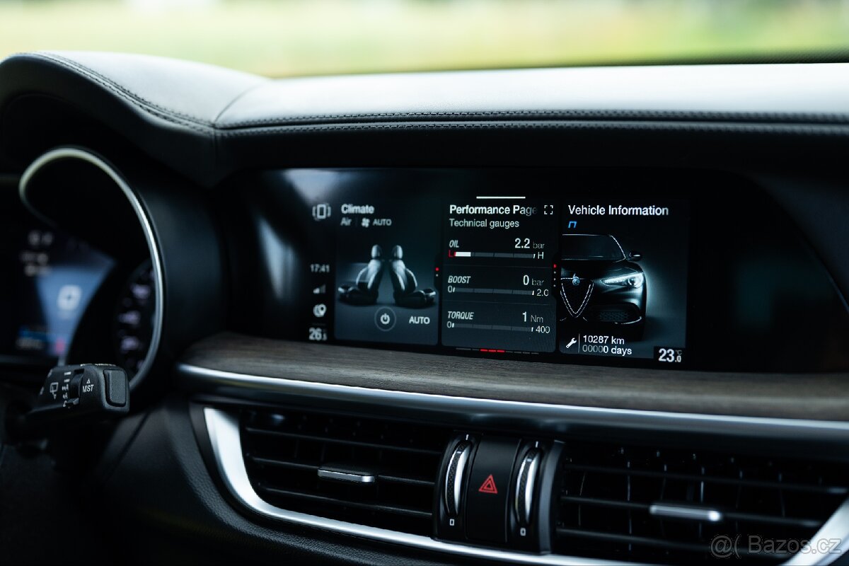 Alfa Romeo Stelvio 2.0T 206kW Q4, 2022, 21500KM, DPH - 11