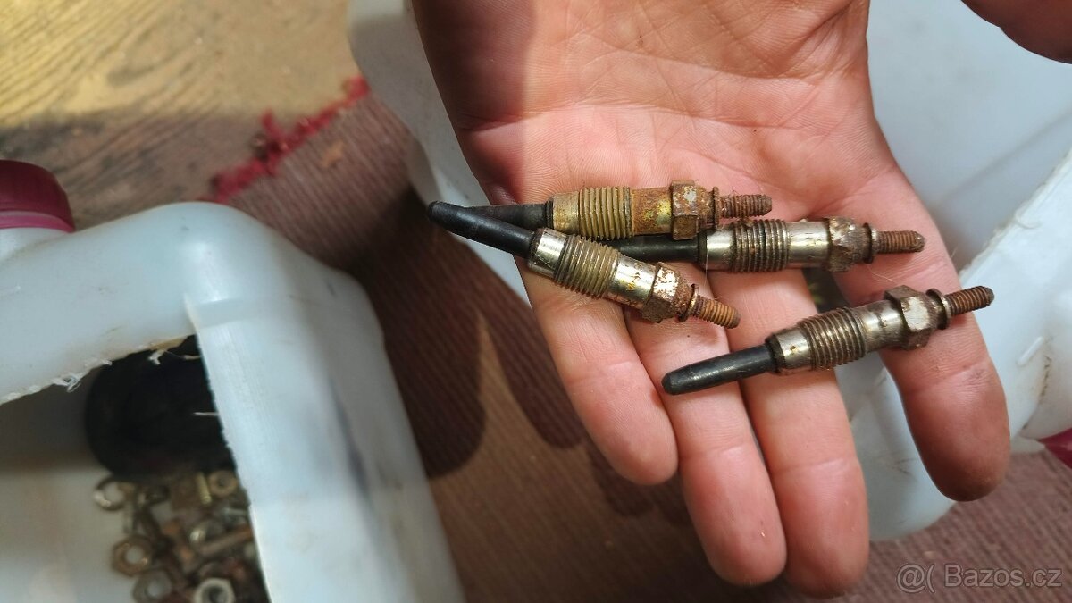 Gaz gazelle díly z vozu - 11