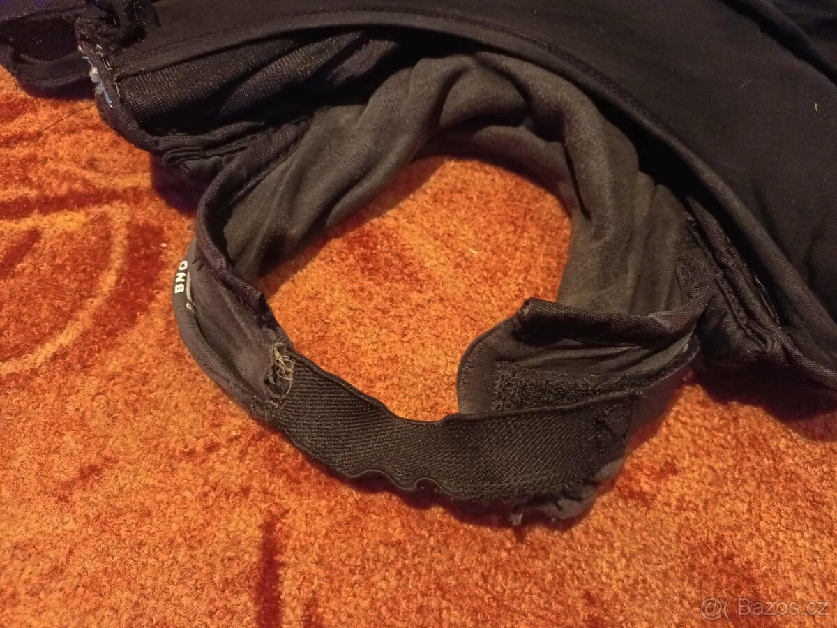 Brankářský nákrčník CCM pro, brankářský chránič krku, senior - 11