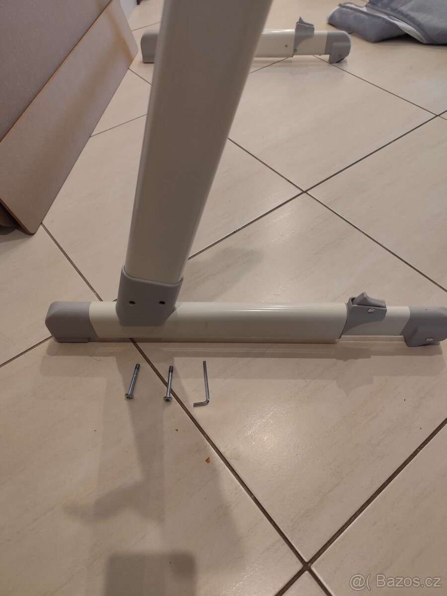 LIONELO Theo 2v1 multifunkční polohovatelná dětská postýlka - 11