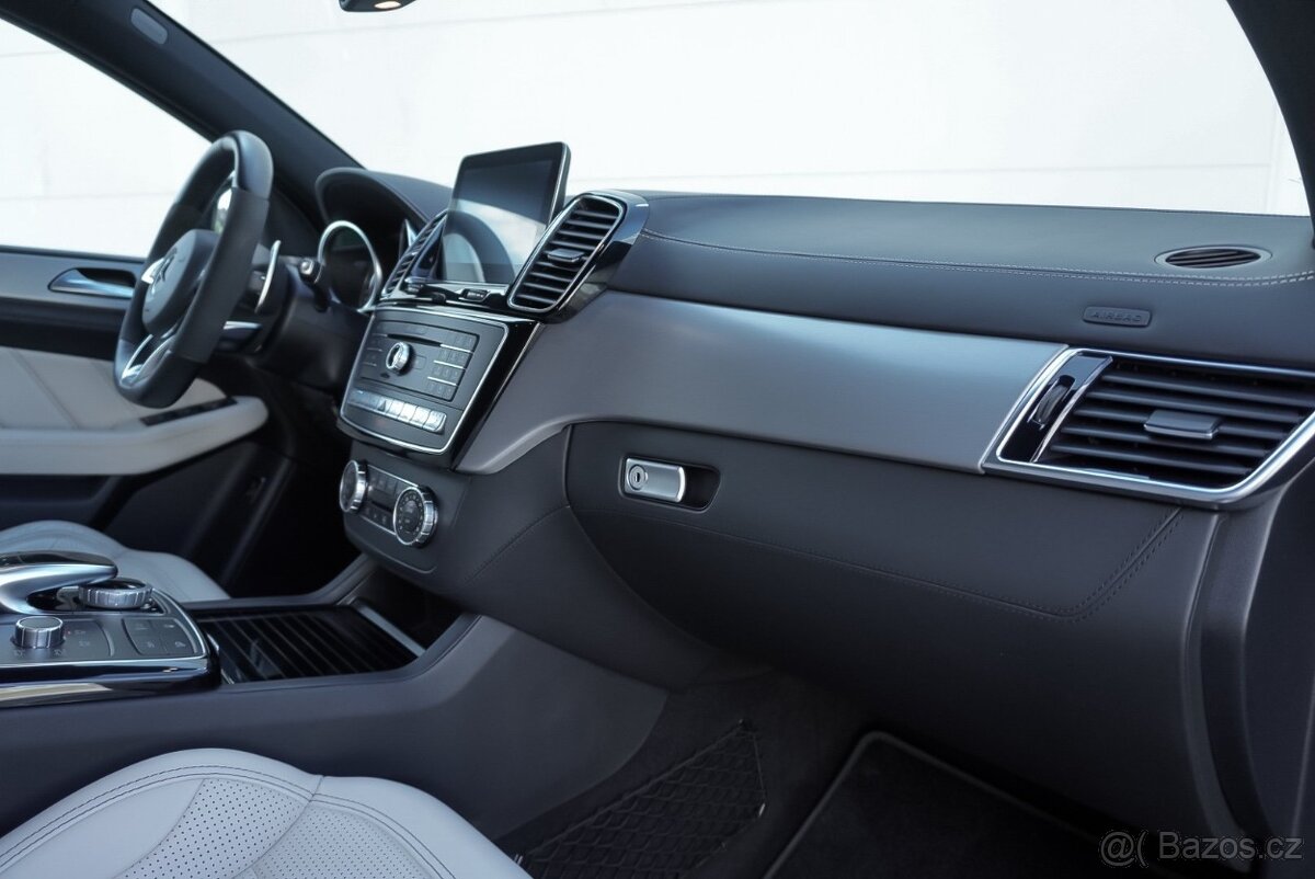 Mercedes-Benz GLE 63S AMG 4M - 11
