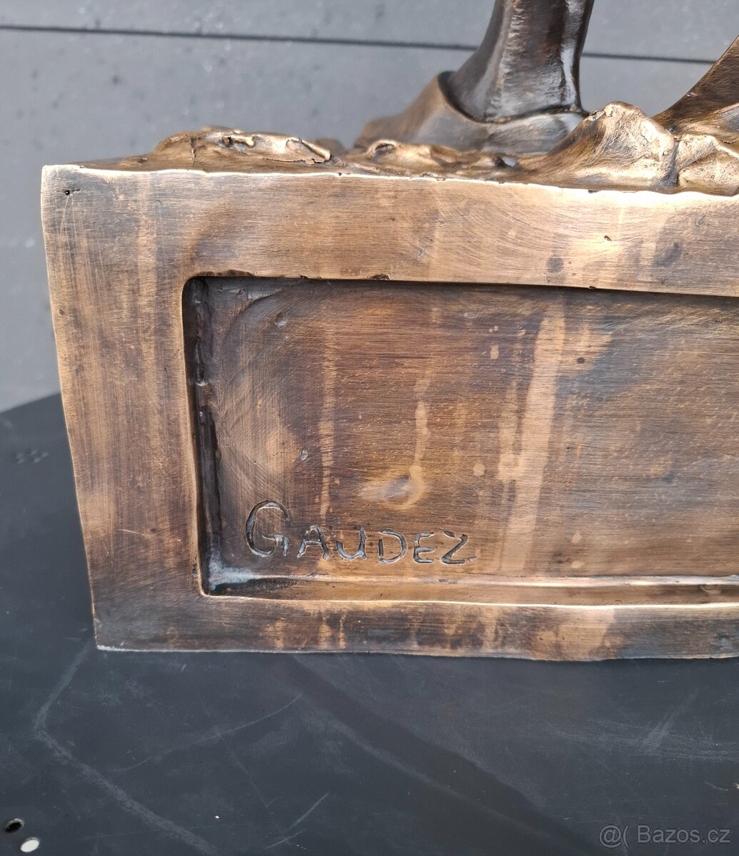 Velká bronzová socha, značená - 11