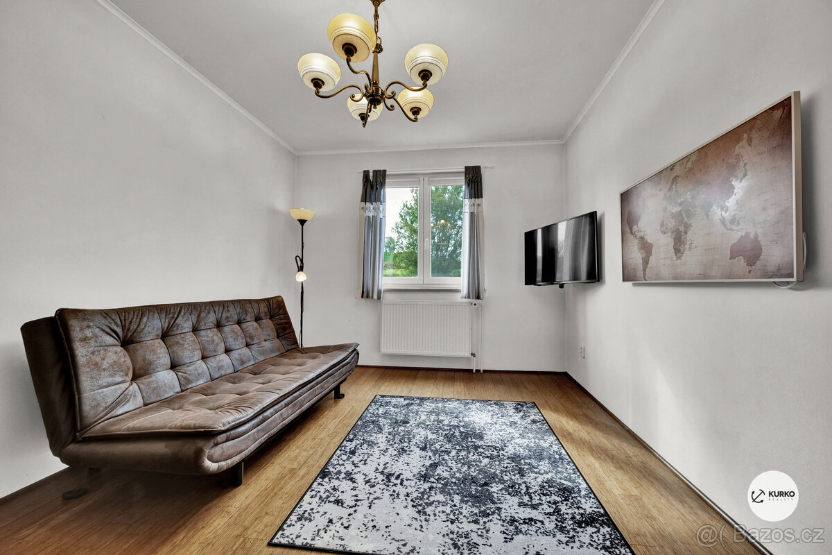 Rodinný dům / usedlost o dvou bytových jednotkách s pozemkem - 11