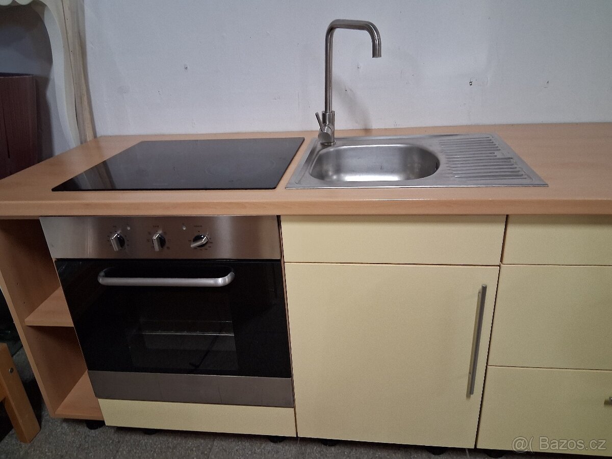 Linka kuchyňská s barovým pultem - 11