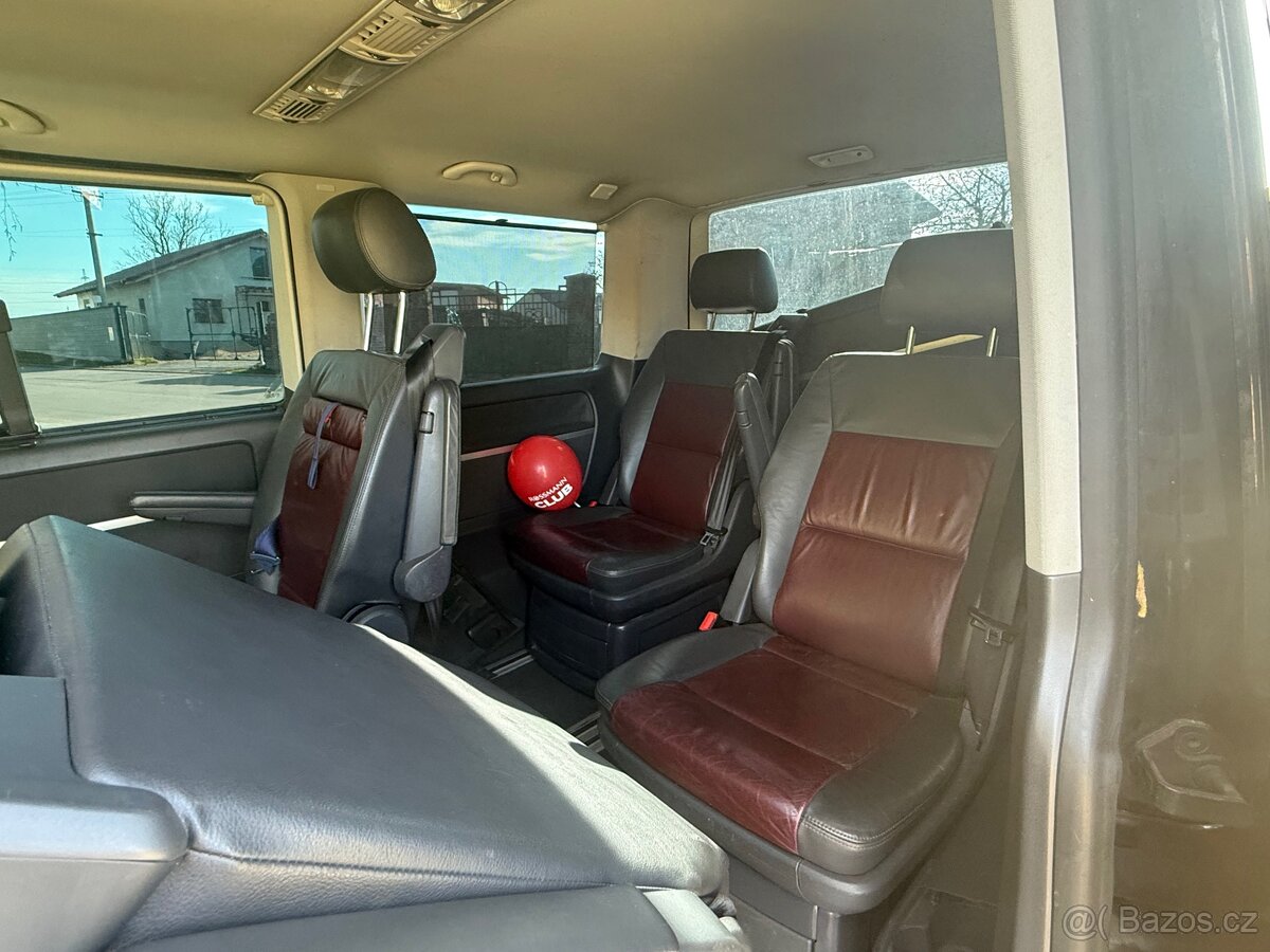 Volkswagen Multivan - 11