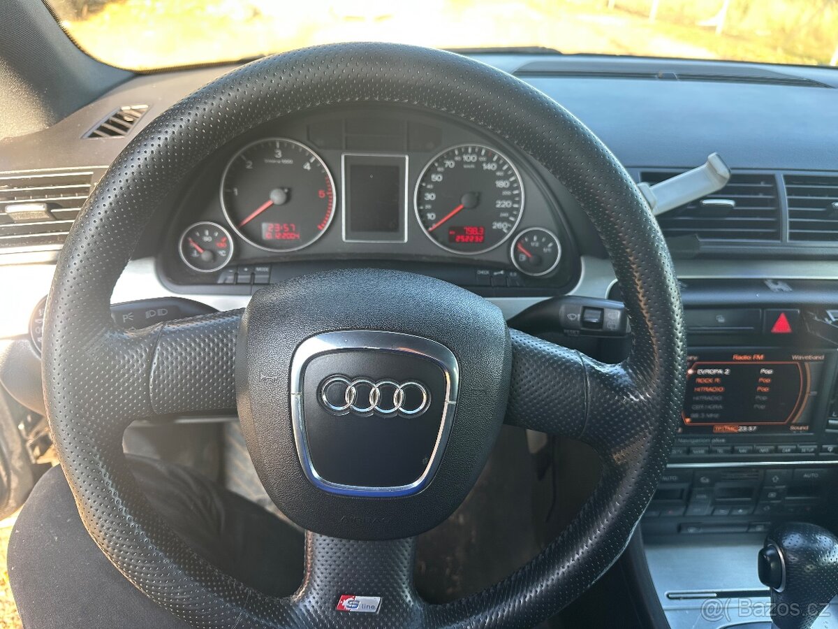 AUDI A4 3,0 TDI QUATTRO - 11