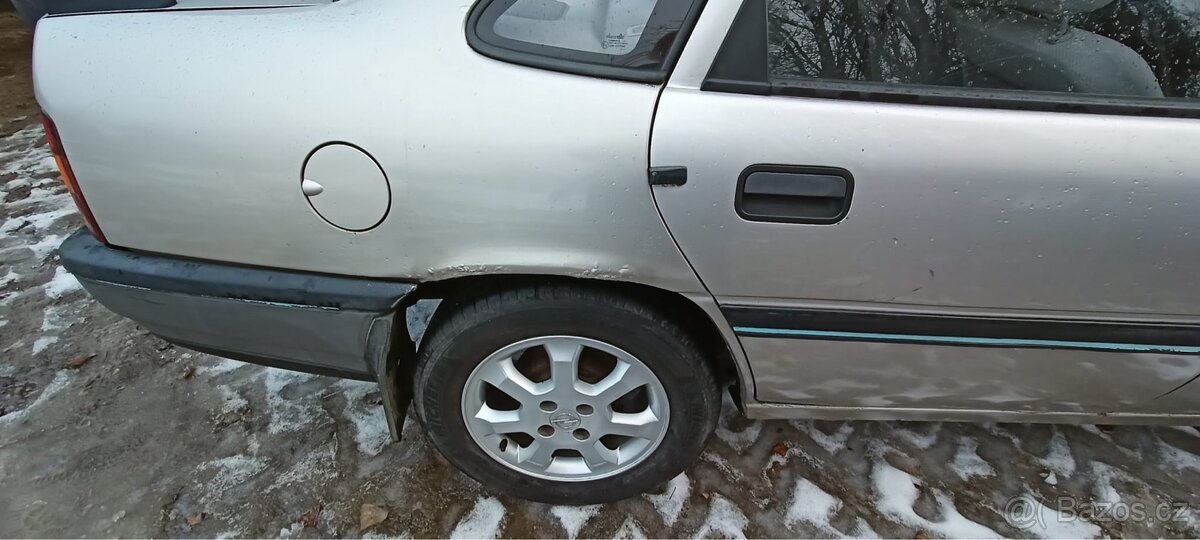 Opel Vectra 1.6i 55kw (1991) - 11