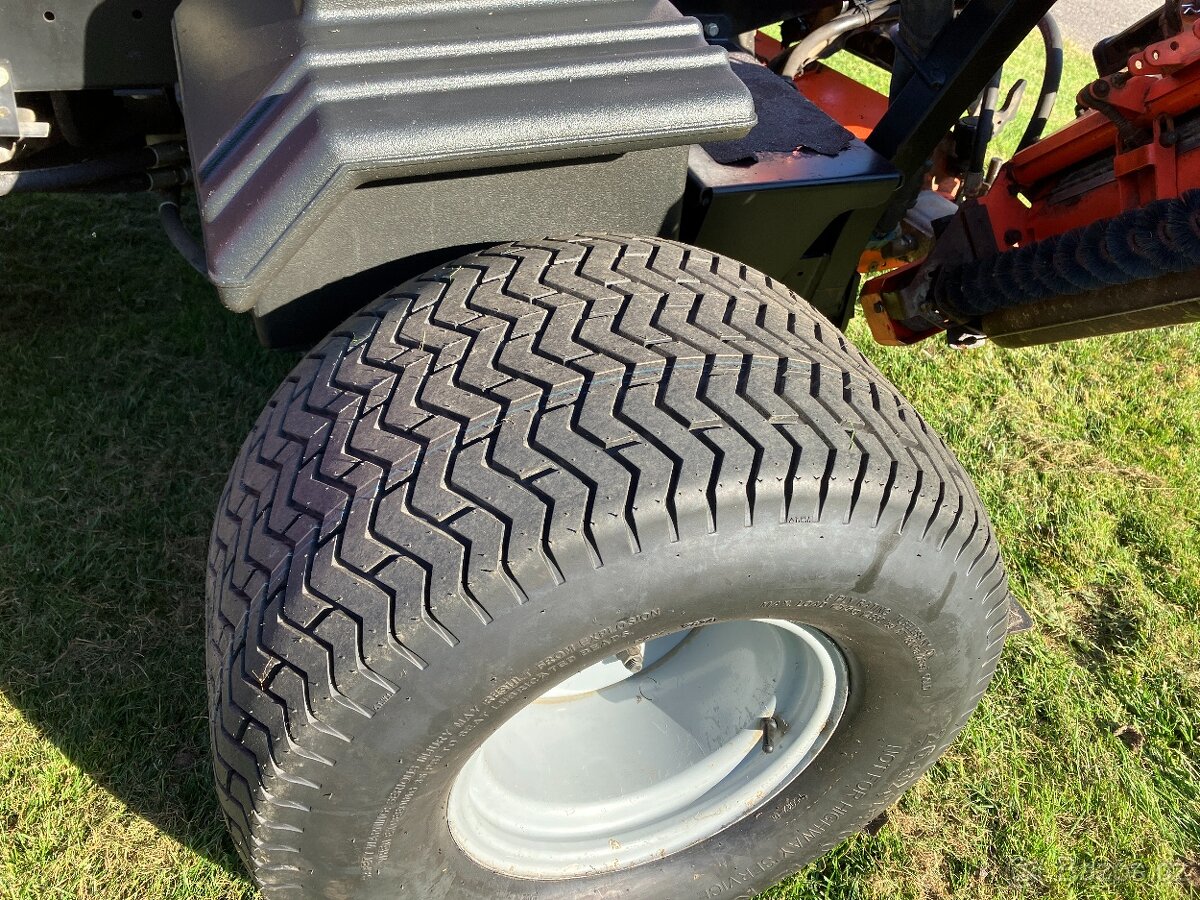 Jacobsen 305 nové pneu - 11