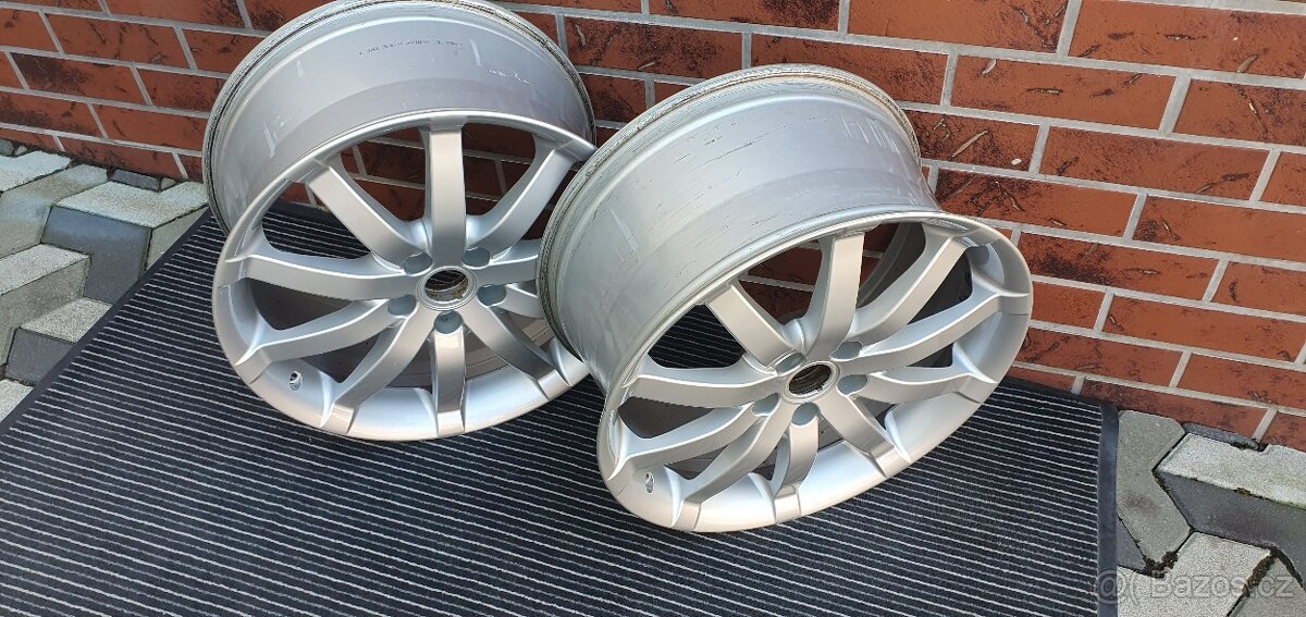 Aston Martin DB9 alu - 11