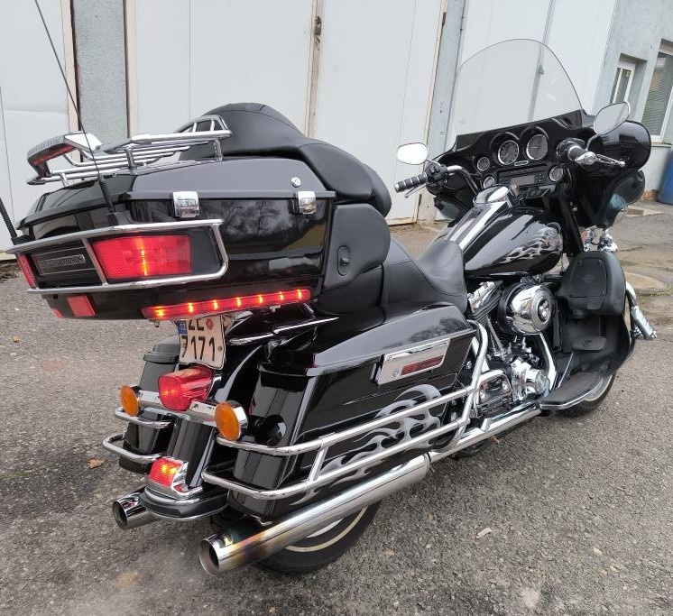 HARLEY DAVIDSON ELECTRA GLADE - 11