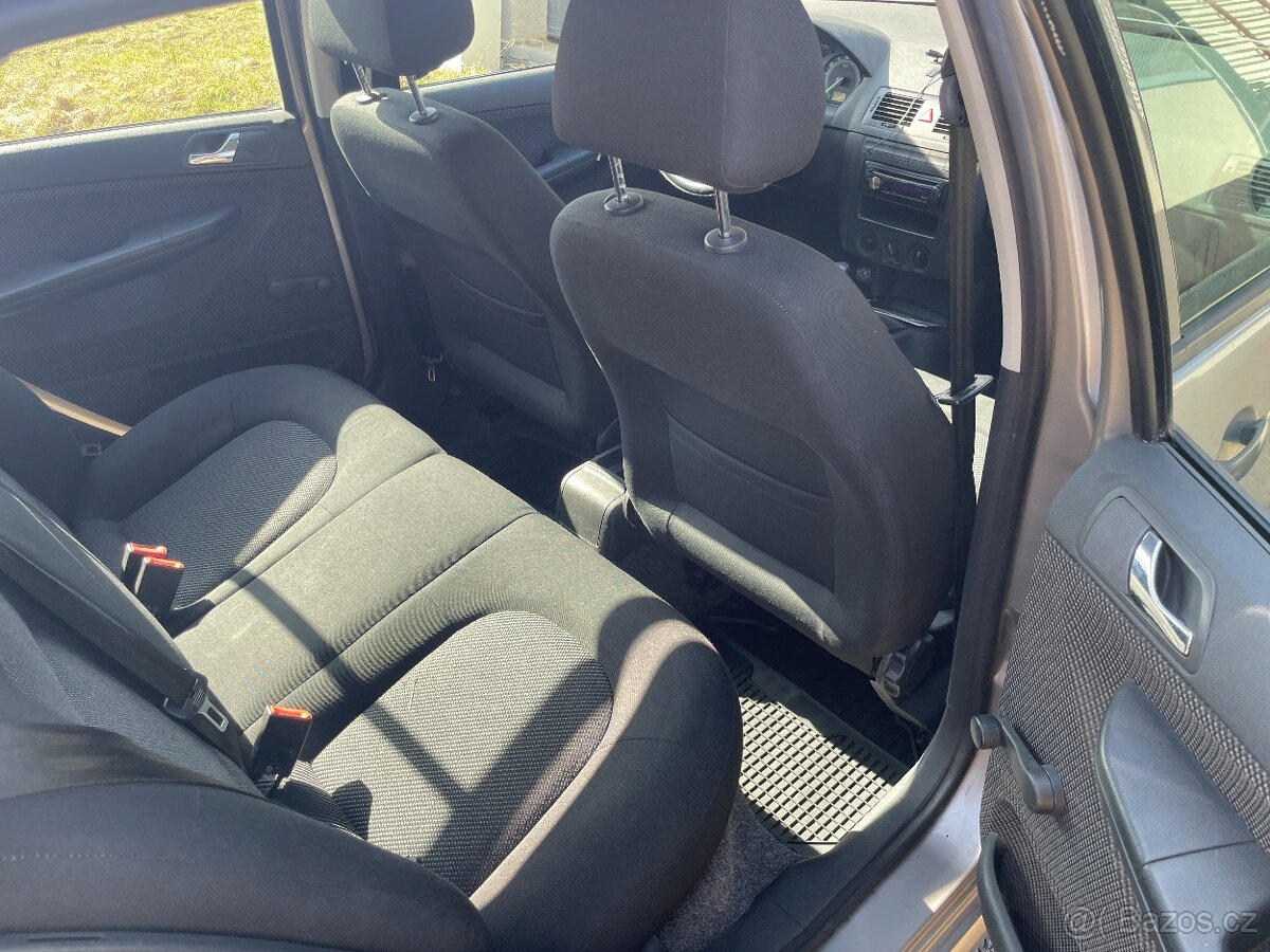 Škoda Fabia 1.4 16V - 11