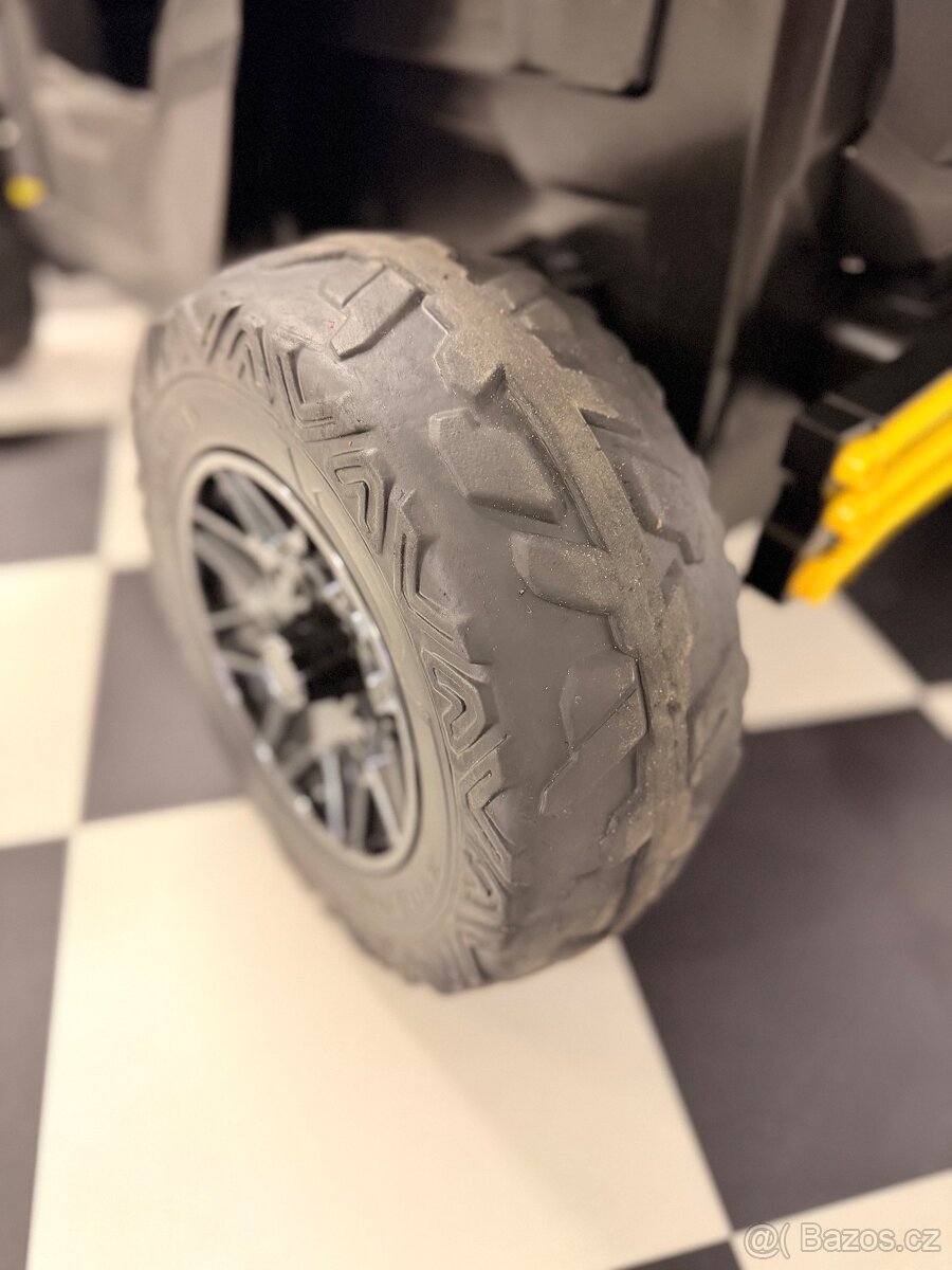 Dětská elektrická buggy - can-am Maverick 1místo - 11