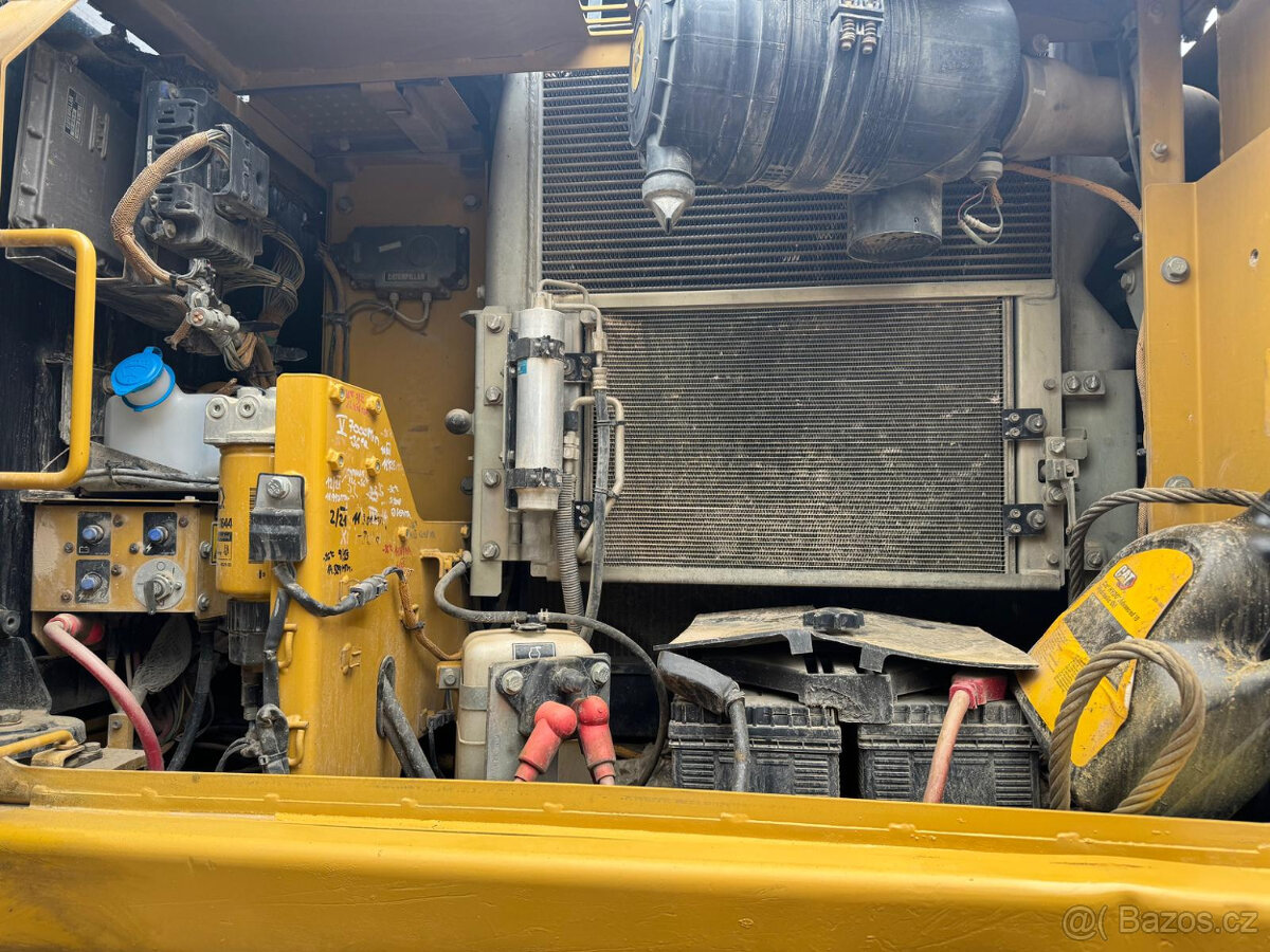 Pásový bagr Caterpillar 315D - 11