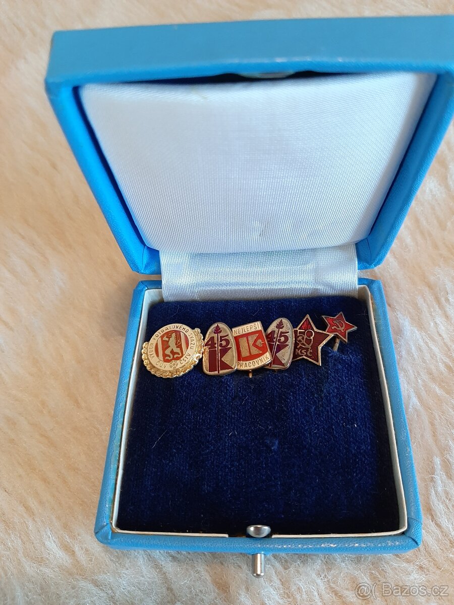 Odznaky, medaile, vyznamenání - 11
