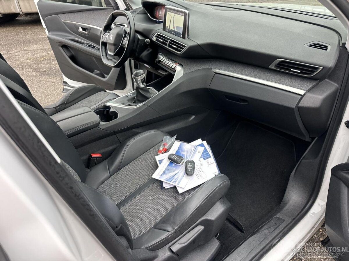 Peugeot 3008 2019 1.2 Turbo 131 - 11