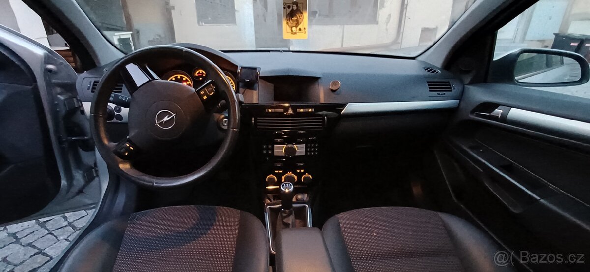 Opel Astra 1.6i 2009 - 11
