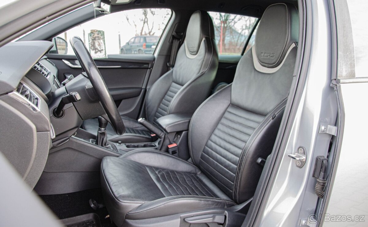 Škoda Octavia Combi 2.0 TDI RS - 11