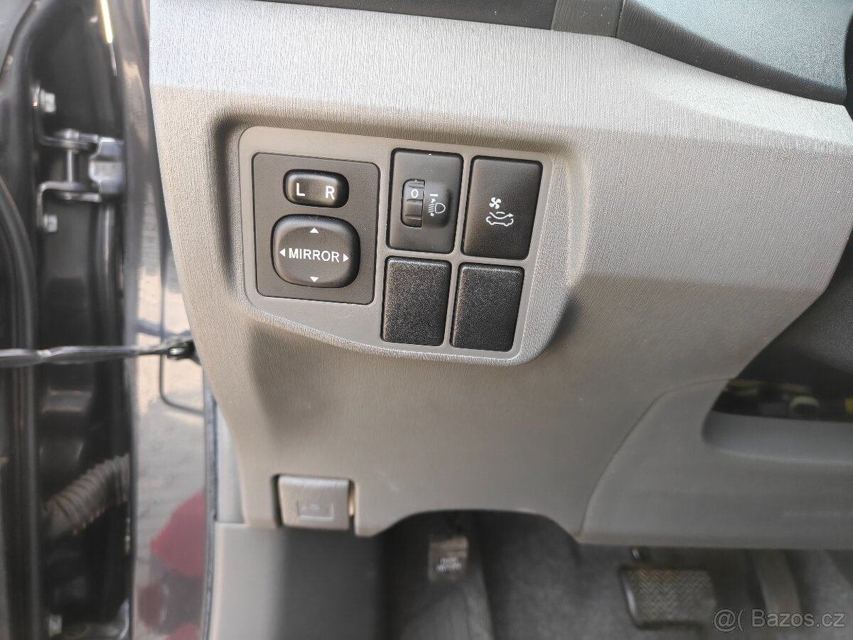 Toyota Prius 1.8 - 11