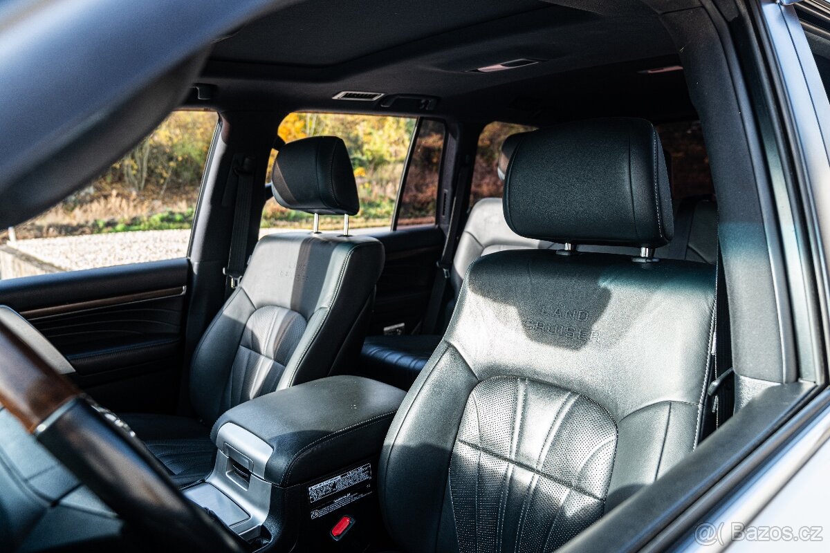 Toyota Land Cruiser 4.5 L V8 Executive Lounge - 11