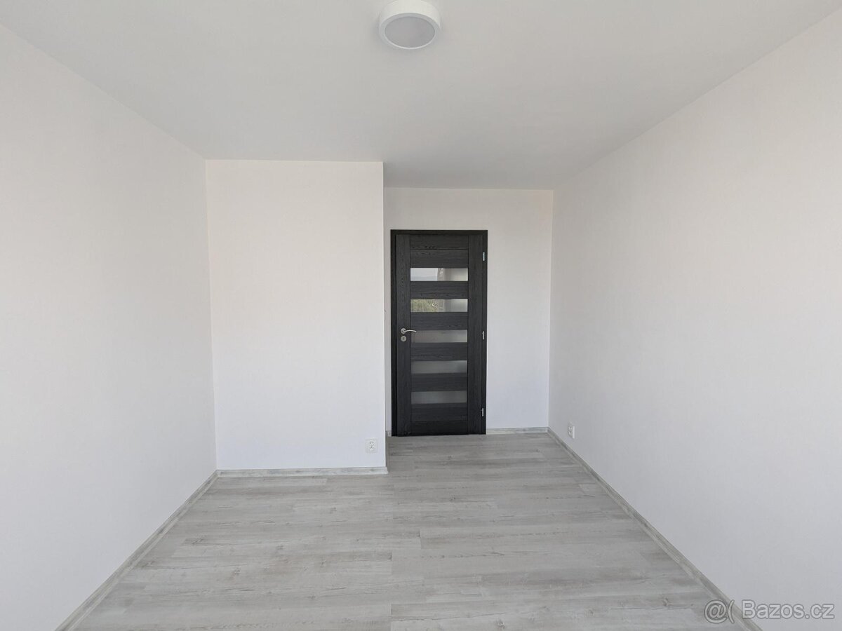 Pronájem bytu 3+kk s balkónem v ulici Josefa Ševčíka 938/46 - 11