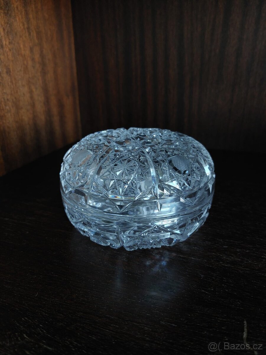 Porcelán a broušené sklo - 11