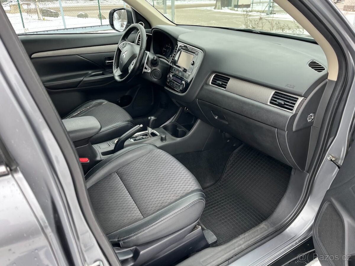 Mitsubishi Outlander, 2.2 D, automat, 4x4, 1.majitel - 11