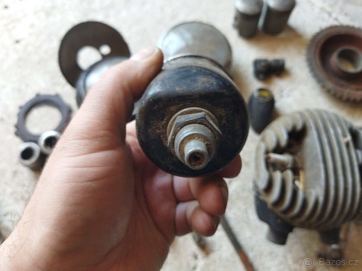 Prodám konvolut dílů na ČZ 150 C - 11