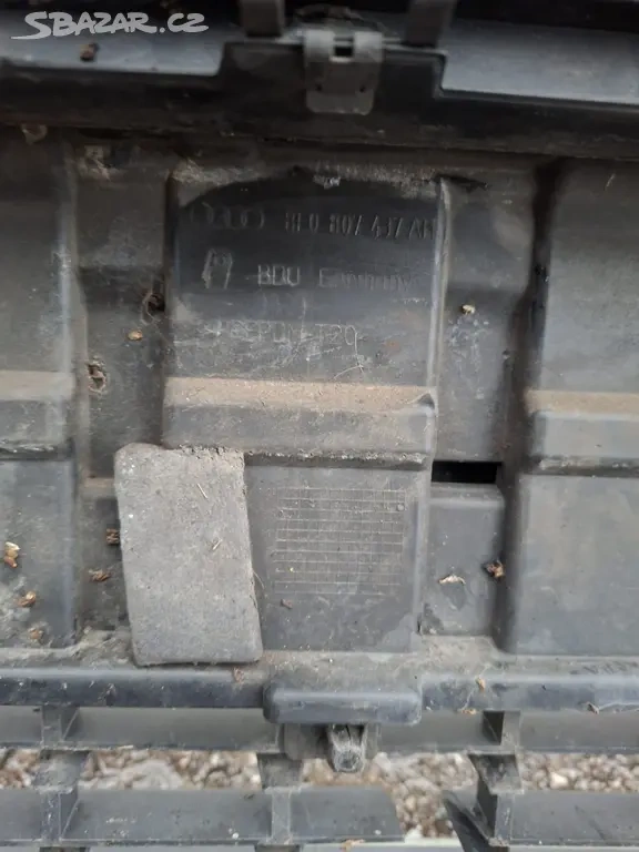 Přední nárazník Audi A4B7 černý - 11