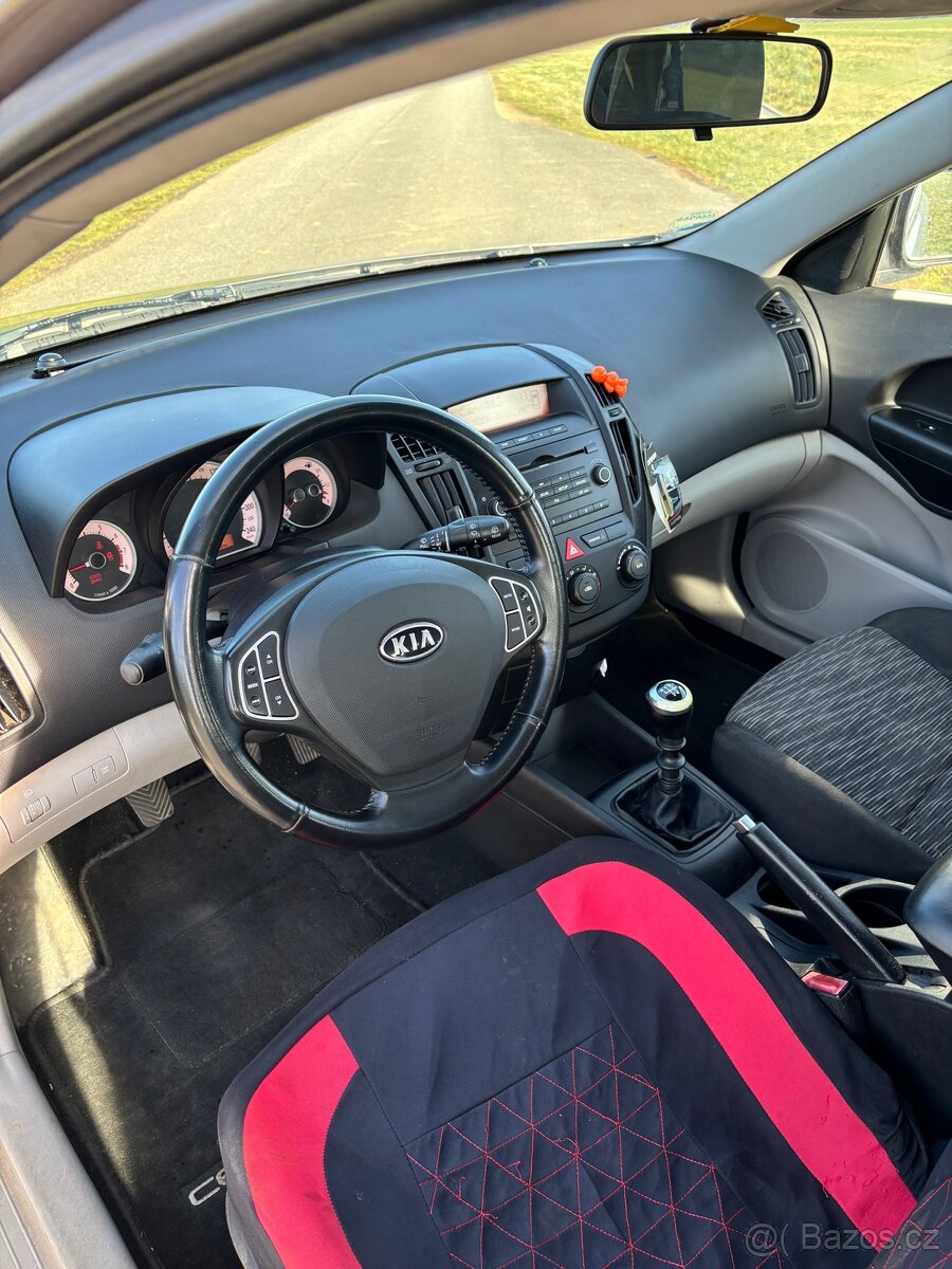 Kia CEE ´D 1,4 CVVT 80 kw - 11