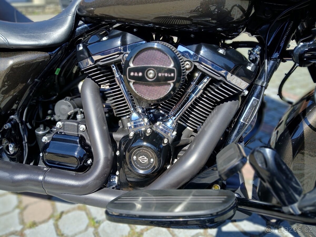 Harley-Davidson FLTRXS Road Glide Special 114 - 11