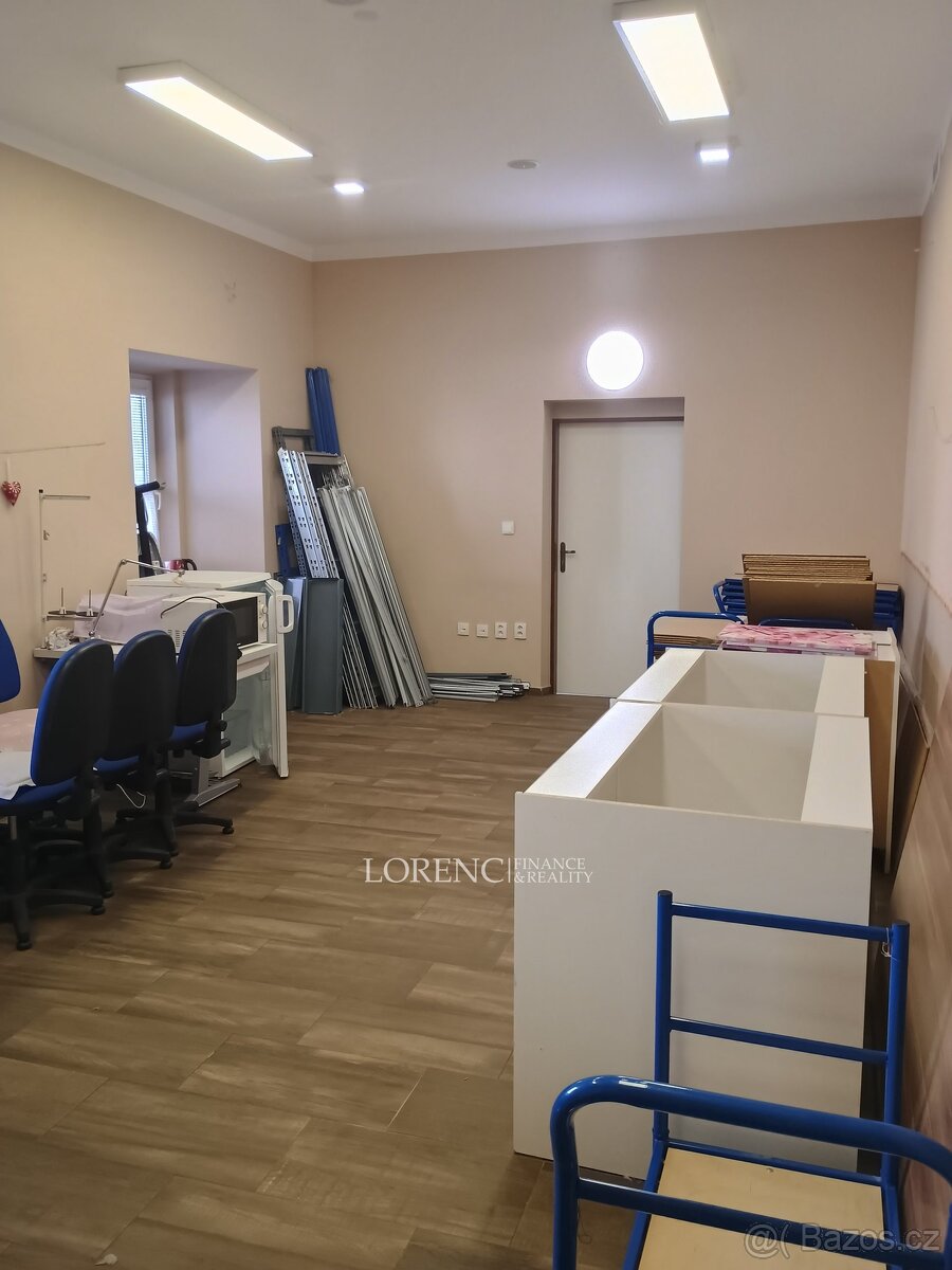 Pronájem komerčního prostoru v centru Veselí nad Moravou - 11
