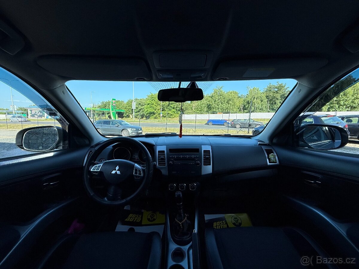 Mitsubishi Outlander XL 2011 - 11