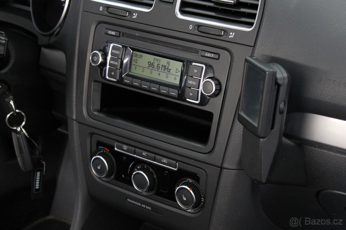 Volkswagen Golf, 1.6 TDI 77kW TRENDLINE,S.KNIHA - 11