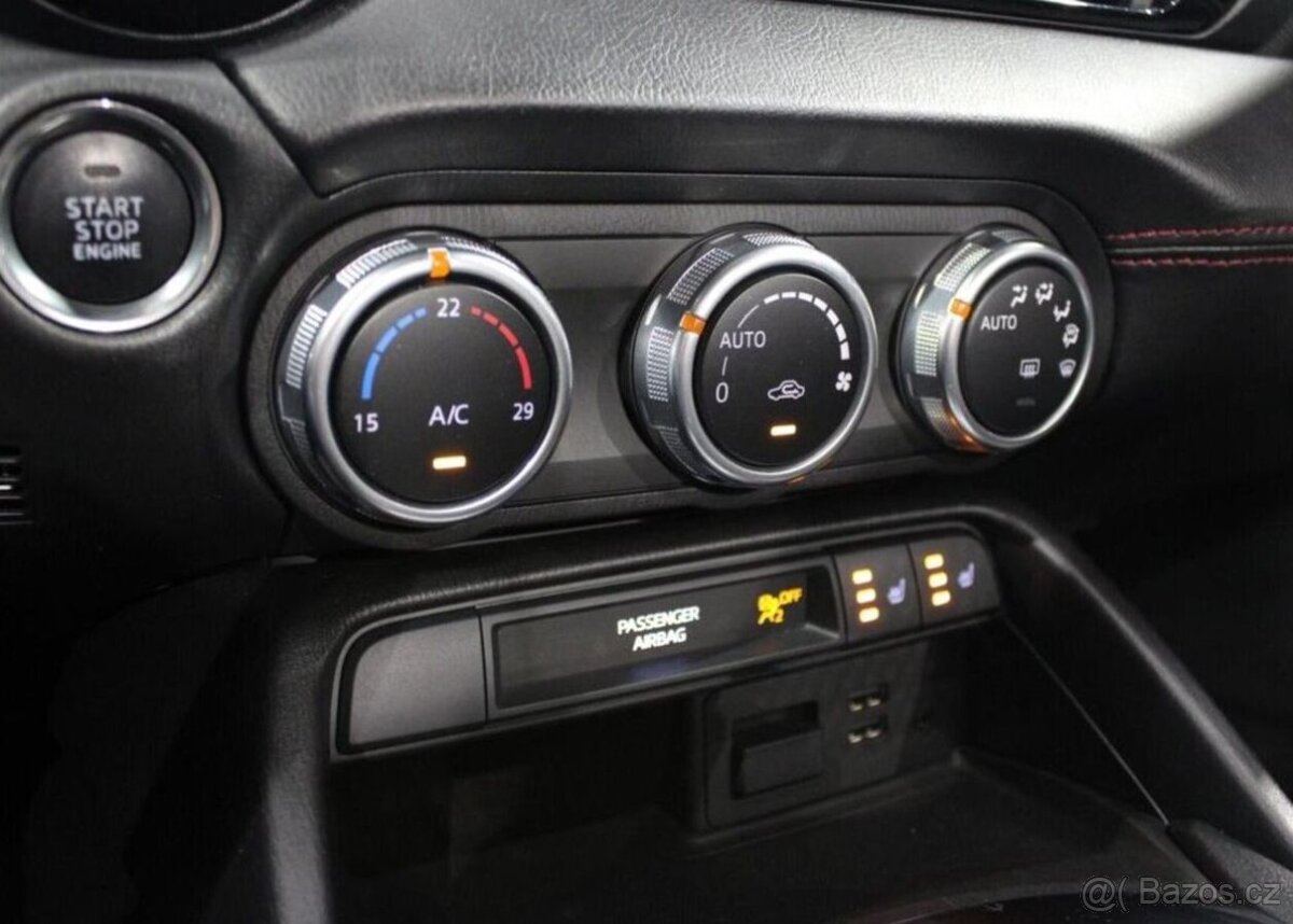 Mazda MX-5 Skyactive Exclusive-Line benzín manuál - 11