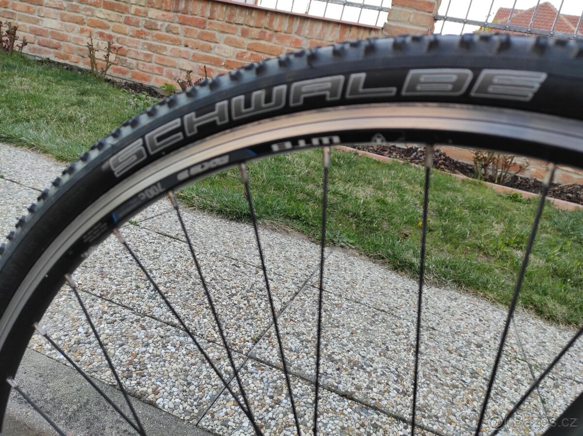 Jízdní kolo FELT - 11