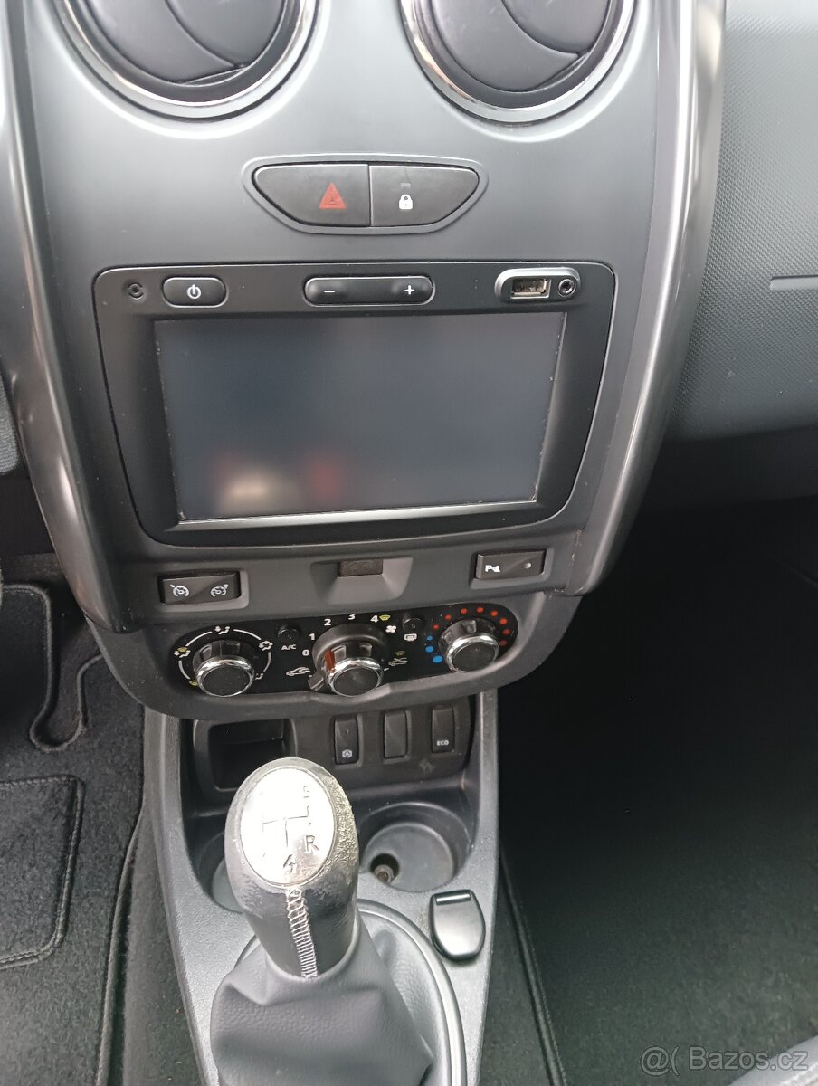 Dacia Duster 1.6 i Prestige - 11