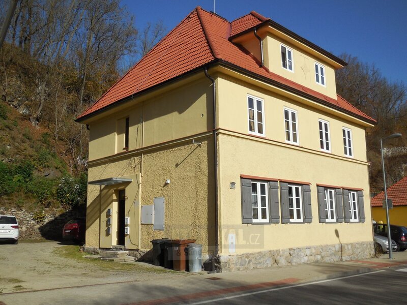 Pronájem novějšího bytu 2+kk s parkovacím stáním na okraji Č - 11