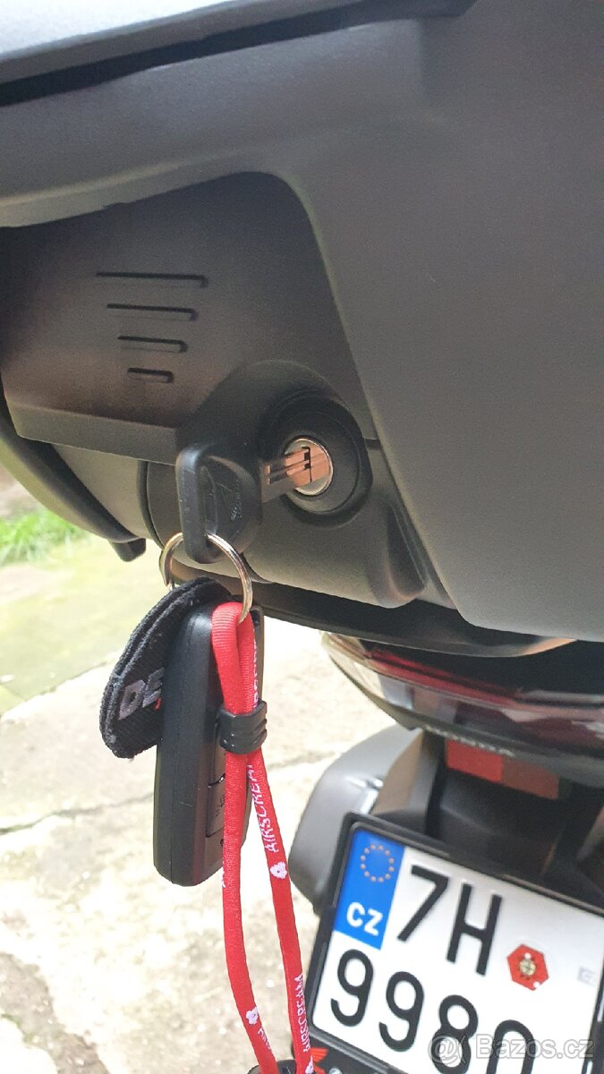 Skútr Honda PCX 125 1.majitel pouze 3655km jako NOVÉ. - 11