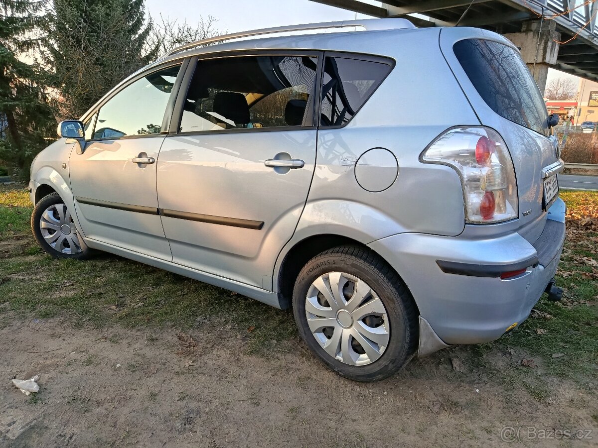 Toyota Corolla verso 1.8 Benzín + Lpg - 11