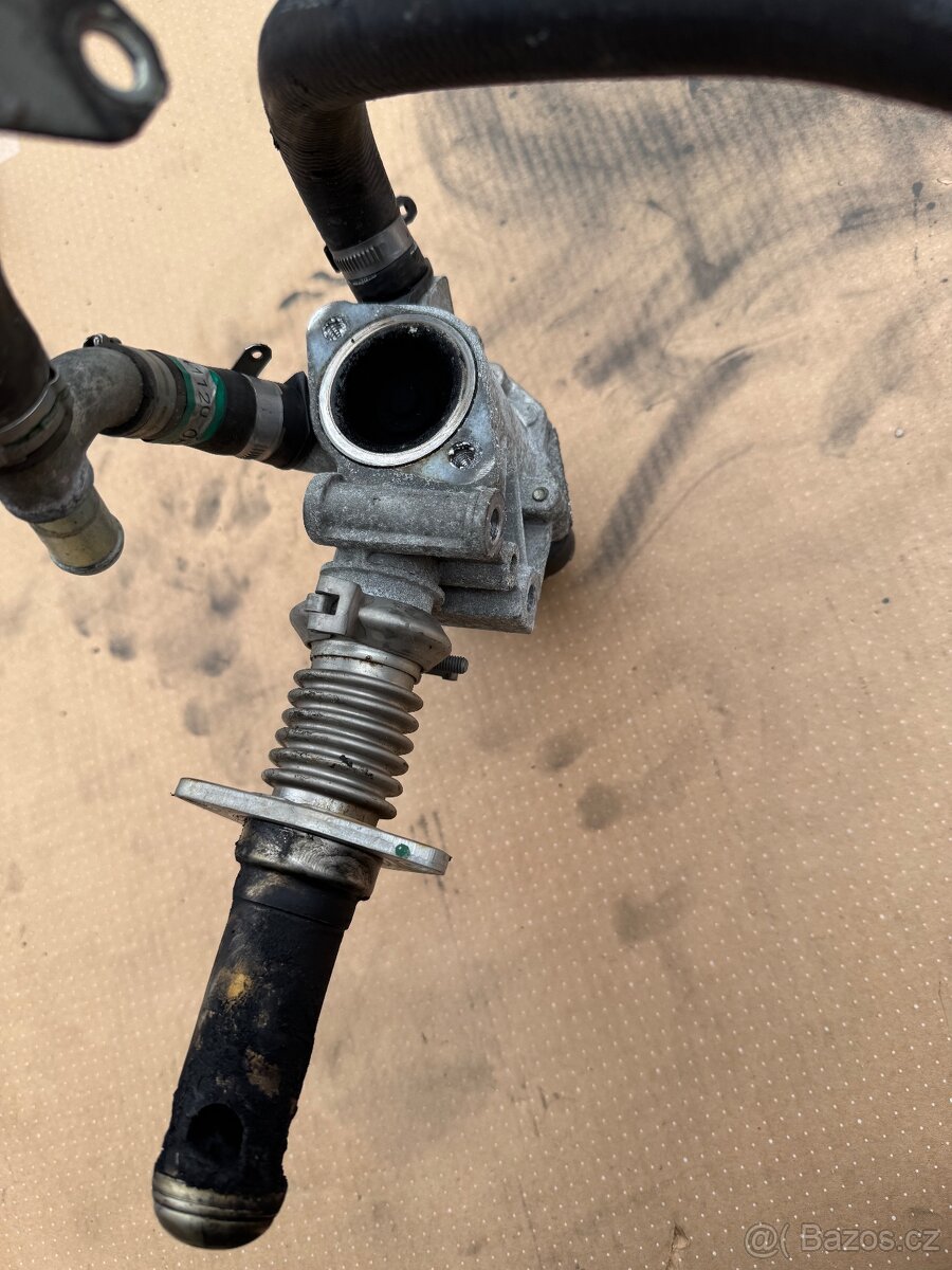 Díly z motoru 2.3 Iveco - 11