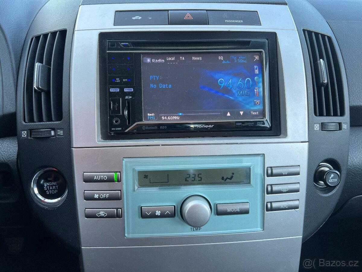 Toyota Corolla Verso, 2.0 D-4D 85kW TAŽNÉ - 11