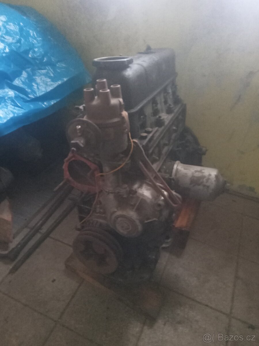 Dva motory skoda110L - 11