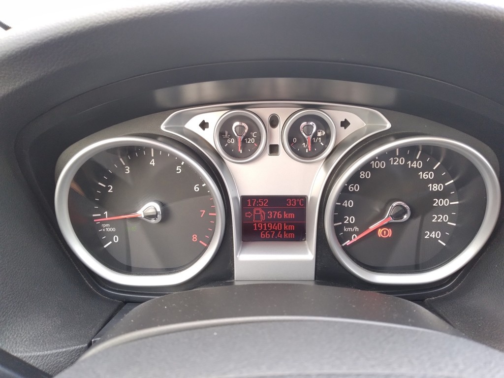 FORD FOCUS COMBI 1.6 16V 1.VLASTNÍK, ČR, KLIMA - 11
