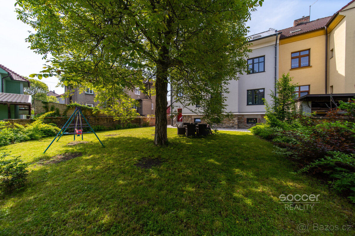 Nadstandardní velmi krásný byt ve vile se zahradou. - 11