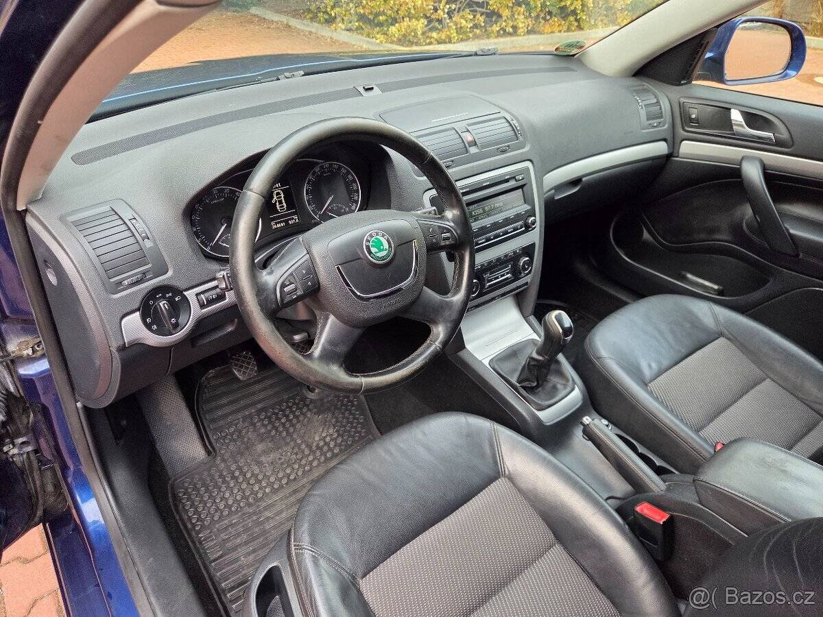 Škoda Octavia 2.0 TDI 103kW Elegance 4x4,serviska - 11