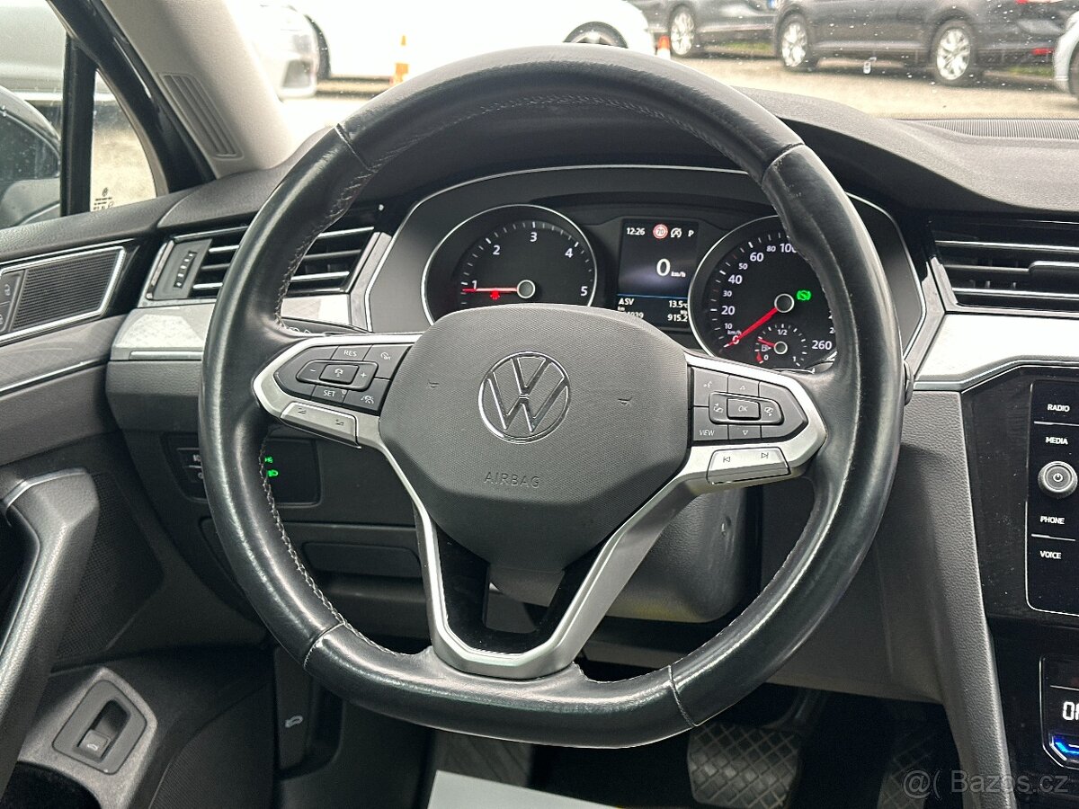 Volkswagen Passat 2023 - 11