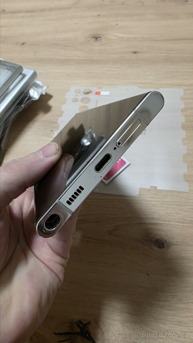 Samsung s22 ultra 12/512GB malá vada na displeji - 11