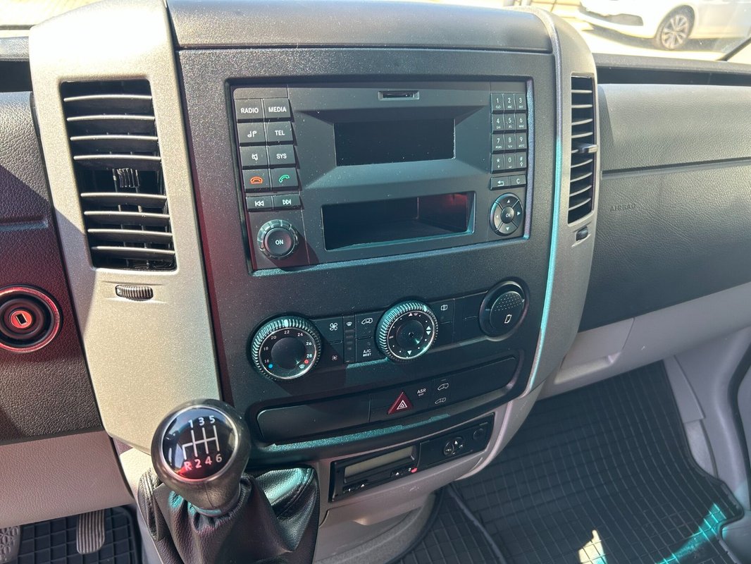 Volkswagen Crafter 2.0 TDI 100 kw - REZERVACE - 11