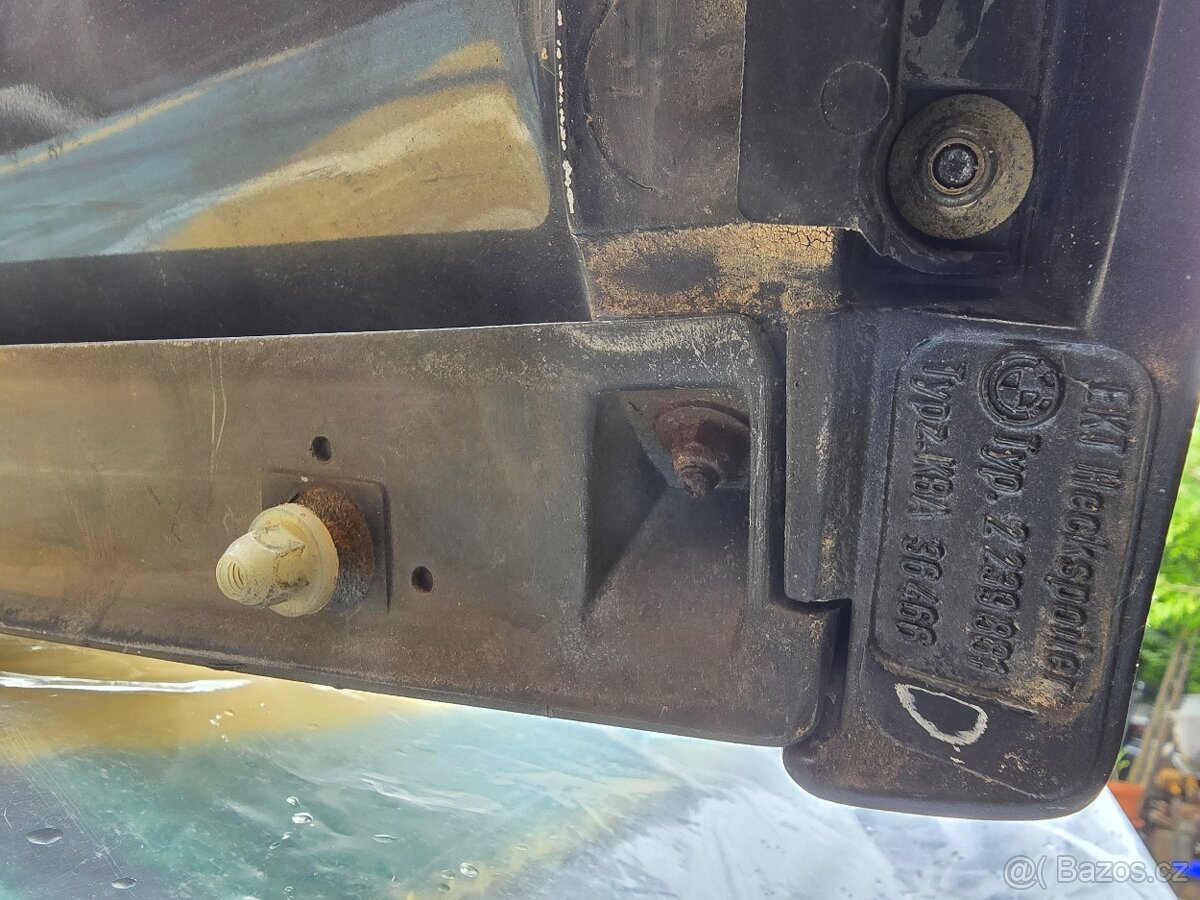 BMW E30 Mtech2 zadní křídlo - 11