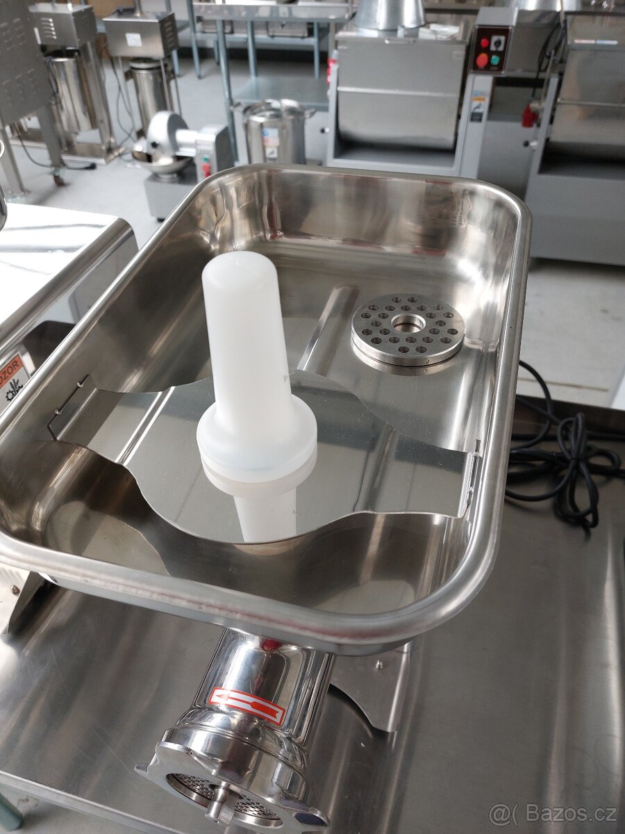 Mlýnek na maso HFM 22" Řeznický vlček, Řezačka masa HFM 22 - 11